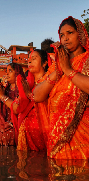 Women praying to the god
